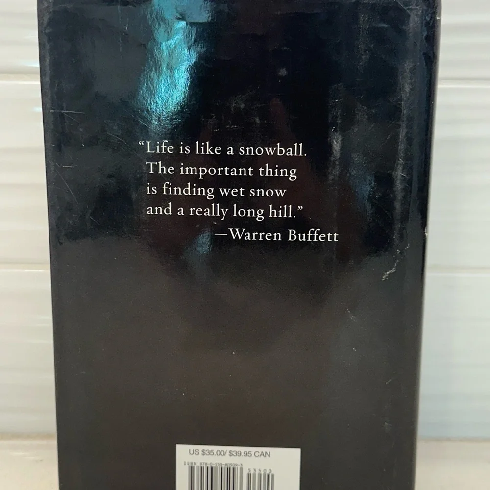 The Snowball: Warren Buffett and the Business of Life - Hardcover